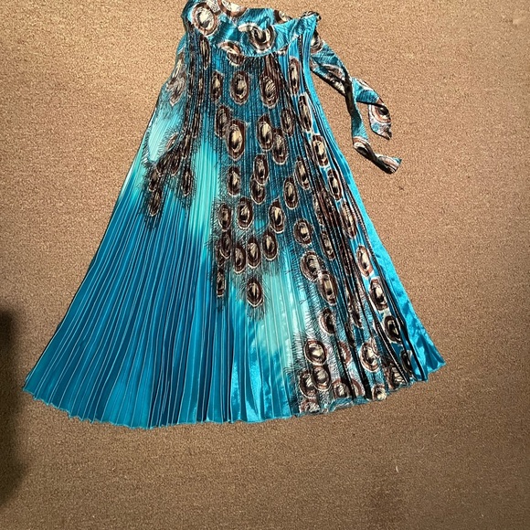 🦩3 for $30 🦩 NWT stunning floaty silky top. An absolute eye-catcher - Picture 3 of 10